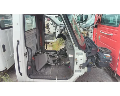 INTERNATIONAL MV CAB