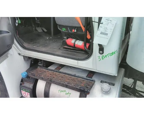 INTERNATIONAL MV CAB