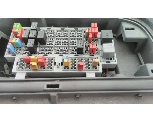 INTERNATIONAL MV FUSE BOX