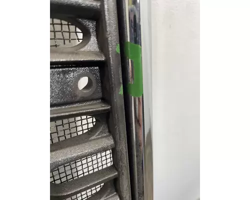 INTERNATIONAL MV Grille