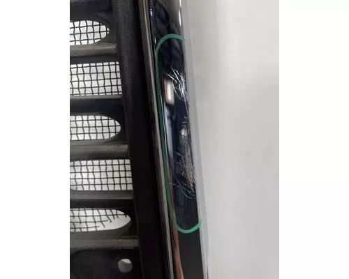 INTERNATIONAL MV Grille