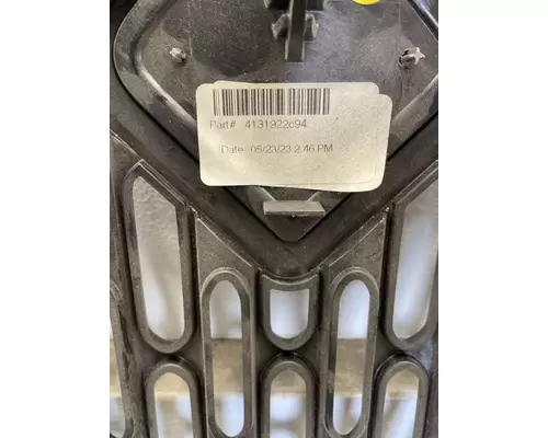 INTERNATIONAL MV Grille