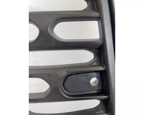 INTERNATIONAL MV Grille