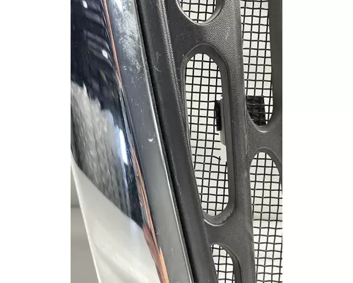 INTERNATIONAL MV Grille