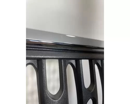 INTERNATIONAL MV Grille
