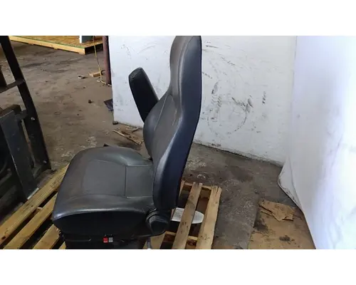 INTERNATIONAL MV SEAT, FRONT