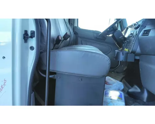 INTERNATIONAL MV SEAT, FRONT