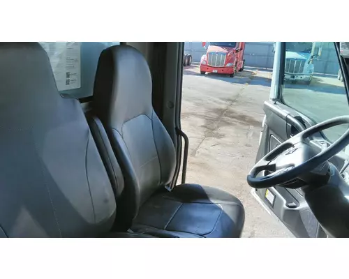 INTERNATIONAL MV SEAT, FRONT