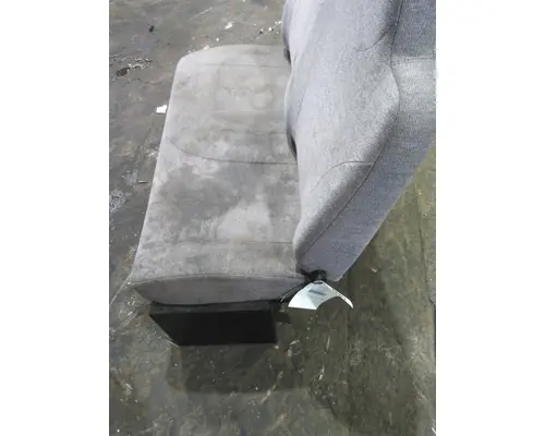 INTERNATIONAL MV SEAT, FRONT