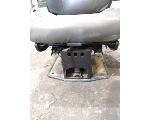 INTERNATIONAL MV SEAT, FRONT