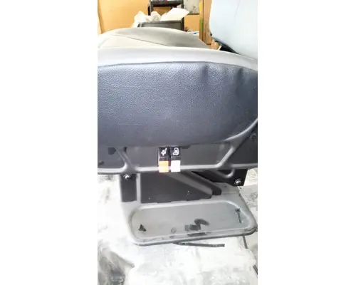 INTERNATIONAL MV Seat, Front