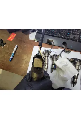 INTERNATIONAL MaxxForce DT Fuel Injector