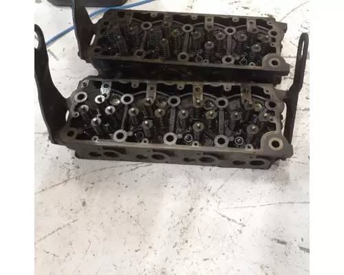 INTERNATIONAL MaxxForce7 Cylinder Head