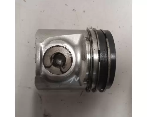 INTERNATIONAL MaxxForceDT Piston