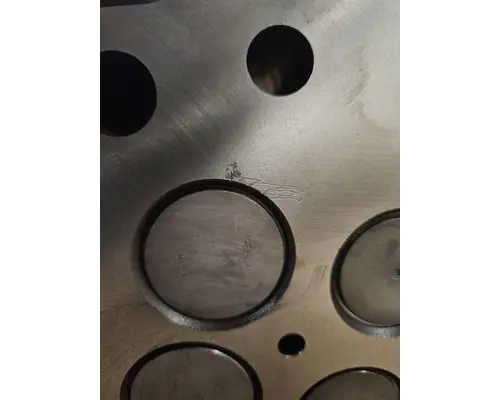 INTERNATIONAL Maxxforce 10 Cylinder Head