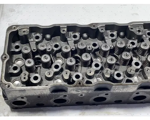 INTERNATIONAL Maxxforce 10 Cylinder Head
