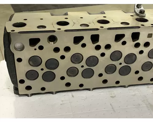 INTERNATIONAL Maxxforce DT Cylinder Head