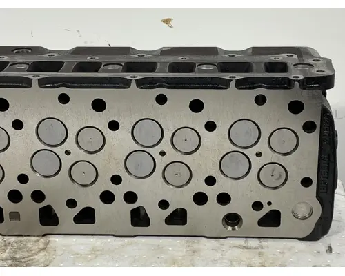 INTERNATIONAL Maxxforce DT Cylinder Head