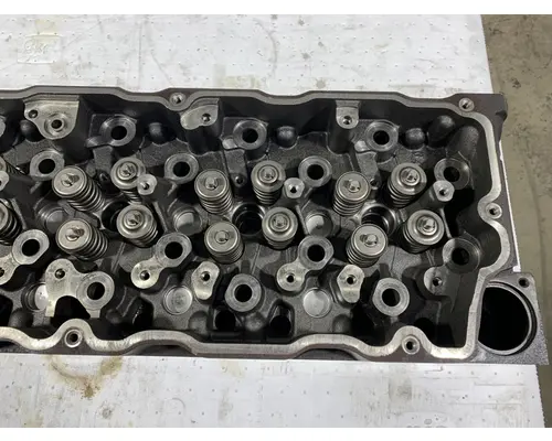 INTERNATIONAL Maxxforce DT Cylinder Head