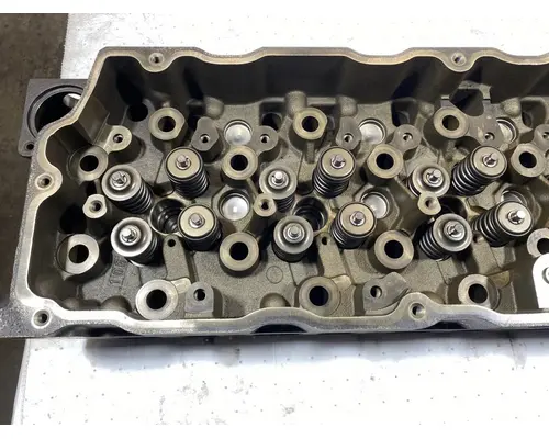 INTERNATIONAL Maxxforce DT Cylinder Head