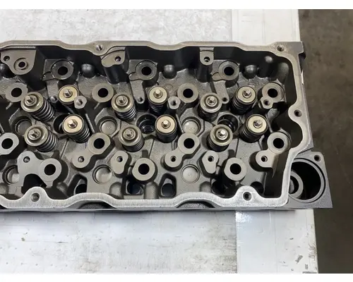 INTERNATIONAL Maxxforce DT Cylinder Head