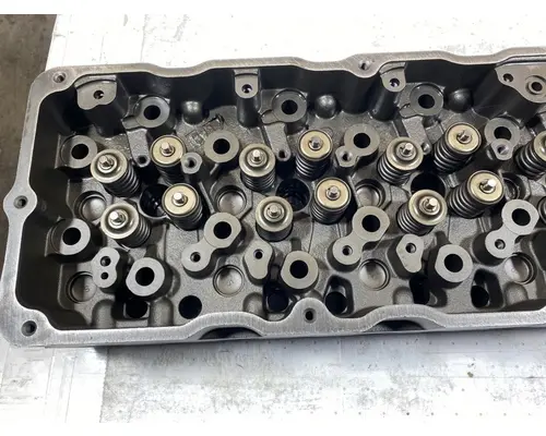 INTERNATIONAL Maxxforce DT Cylinder Head
