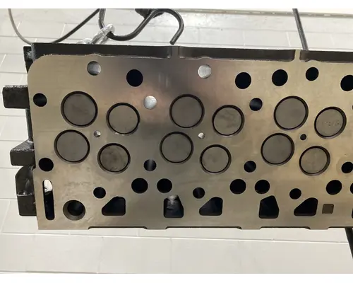 INTERNATIONAL Maxxforce DT Cylinder Head