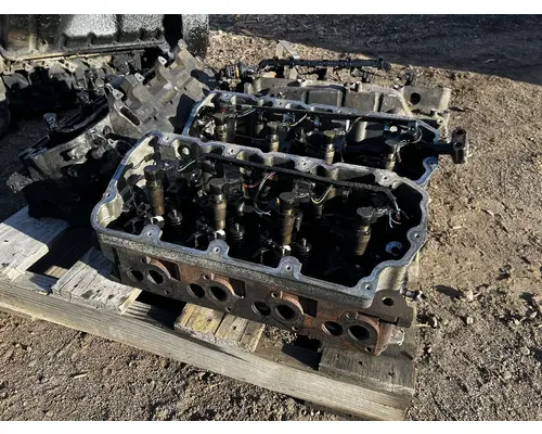 INTERNATIONAL Maxxforce DT Cylinder Head