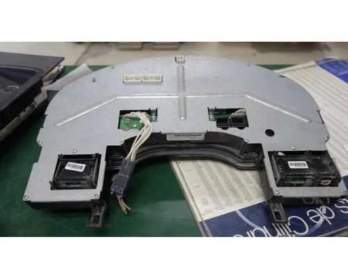INTERNATIONAL PB105 Instrument Cluster