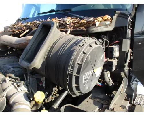INTERNATIONAL PROSTAR 113 AIR CLEANER
