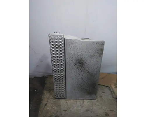 INTERNATIONAL PROSTAR 113 BATTERY BOX COVER