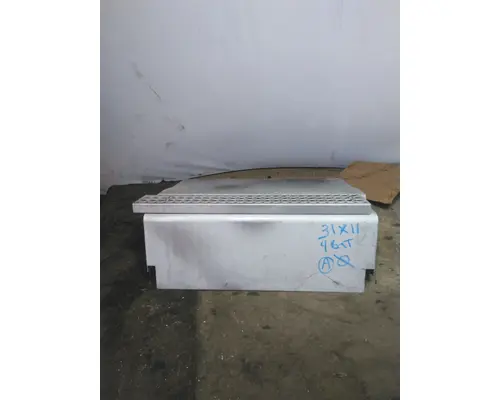 INTERNATIONAL PROSTAR 113 BATTERY BOX COVER