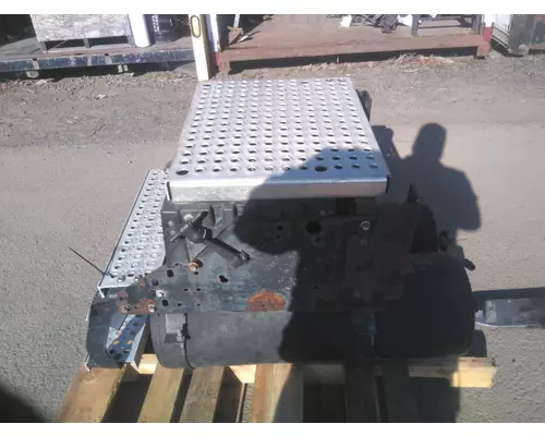INTERNATIONAL PROSTAR 113 BATTERY BOX