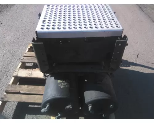 INTERNATIONAL PROSTAR 113 BATTERY BOX