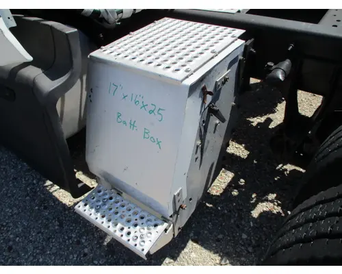 INTERNATIONAL PROSTAR 113 BATTERY BOX