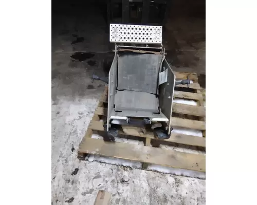 INTERNATIONAL PROSTAR 113 BATTERY BOX