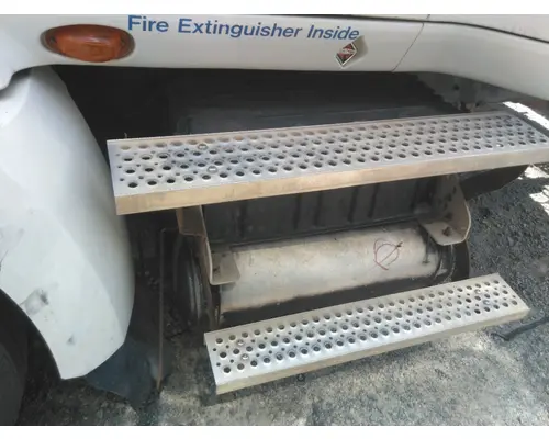 INTERNATIONAL PROSTAR 113 BATTERY BOX
