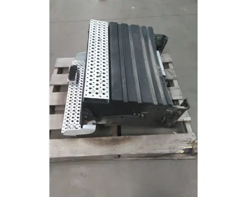 INTERNATIONAL PROSTAR 113 BATTERY BOX