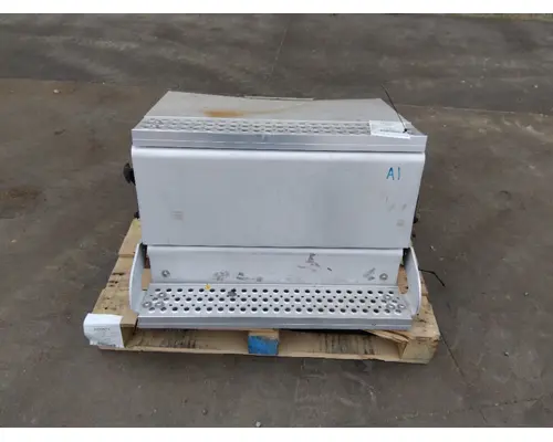 INTERNATIONAL PROSTAR 113 BATTERY BOX