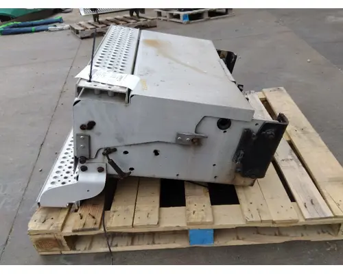 INTERNATIONAL PROSTAR 113 BATTERY BOX