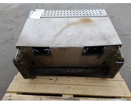 INTERNATIONAL PROSTAR 113 BATTERY BOX