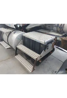 INTERNATIONAL PROSTAR 113 BATTERY BOX