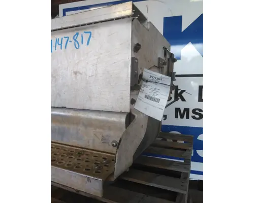 INTERNATIONAL PROSTAR 113 BATTERY BOX