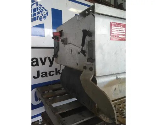 INTERNATIONAL PROSTAR 113 BATTERY BOX