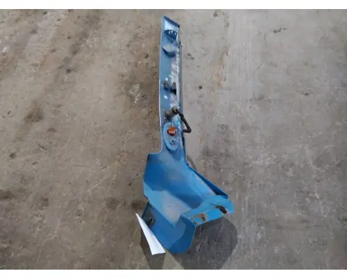 INTERNATIONAL PROSTAR 113 CAB SKIRT FILLER PANEL