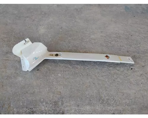 INTERNATIONAL PROSTAR 113 CAB SKIRT FILLER PANEL