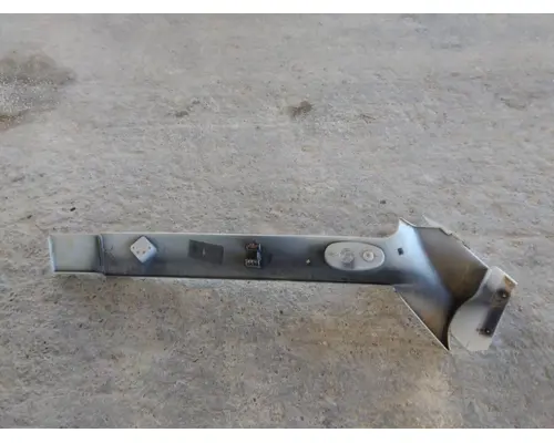 INTERNATIONAL PROSTAR 113 CAB SKIRT FILLER PANEL