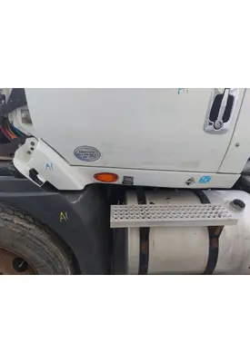 INTERNATIONAL PROSTAR 113 CAB SKIRT FILLER PANEL