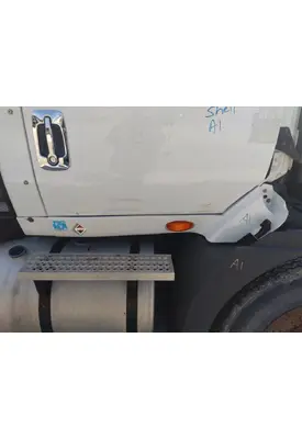 INTERNATIONAL PROSTAR 113 CAB SKIRT FILLER PANEL