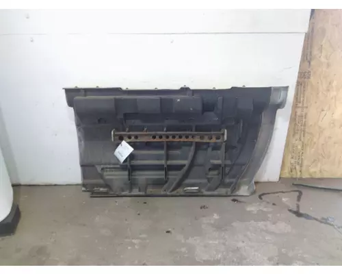 INTERNATIONAL PROSTAR 113 CAB SKIRTSIDE FAIRING